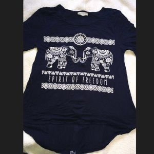 A elephant shirt 🐘